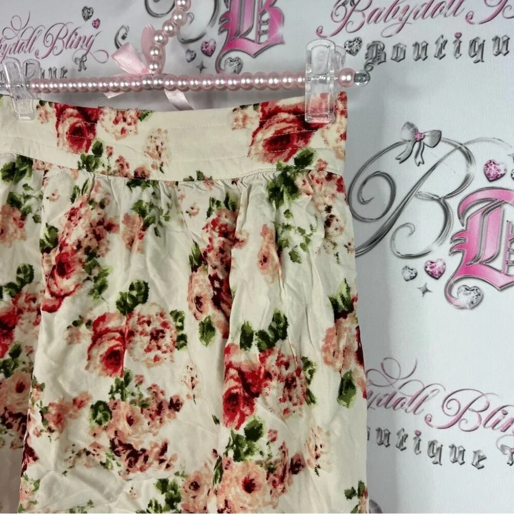 Forever 21 skirt floral roses orange red Skirt with Red and Green Accents